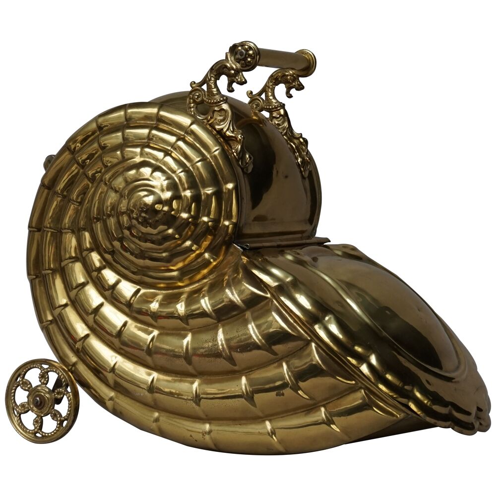 19th Century Victorian Brass Nautilus Shell Shaped Coal Scuttle or  Purdonium - Effetto